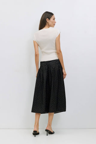The Lori Top | Sleeveless Boat Neck Knit Top