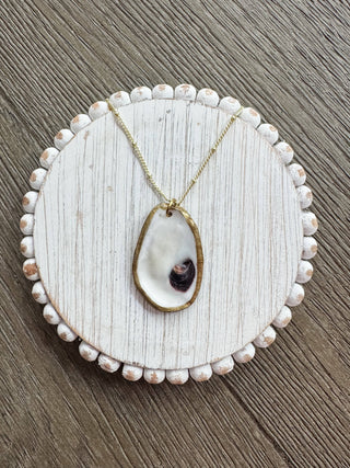 Oyster Shell Pendant Necklace - Gold Plated